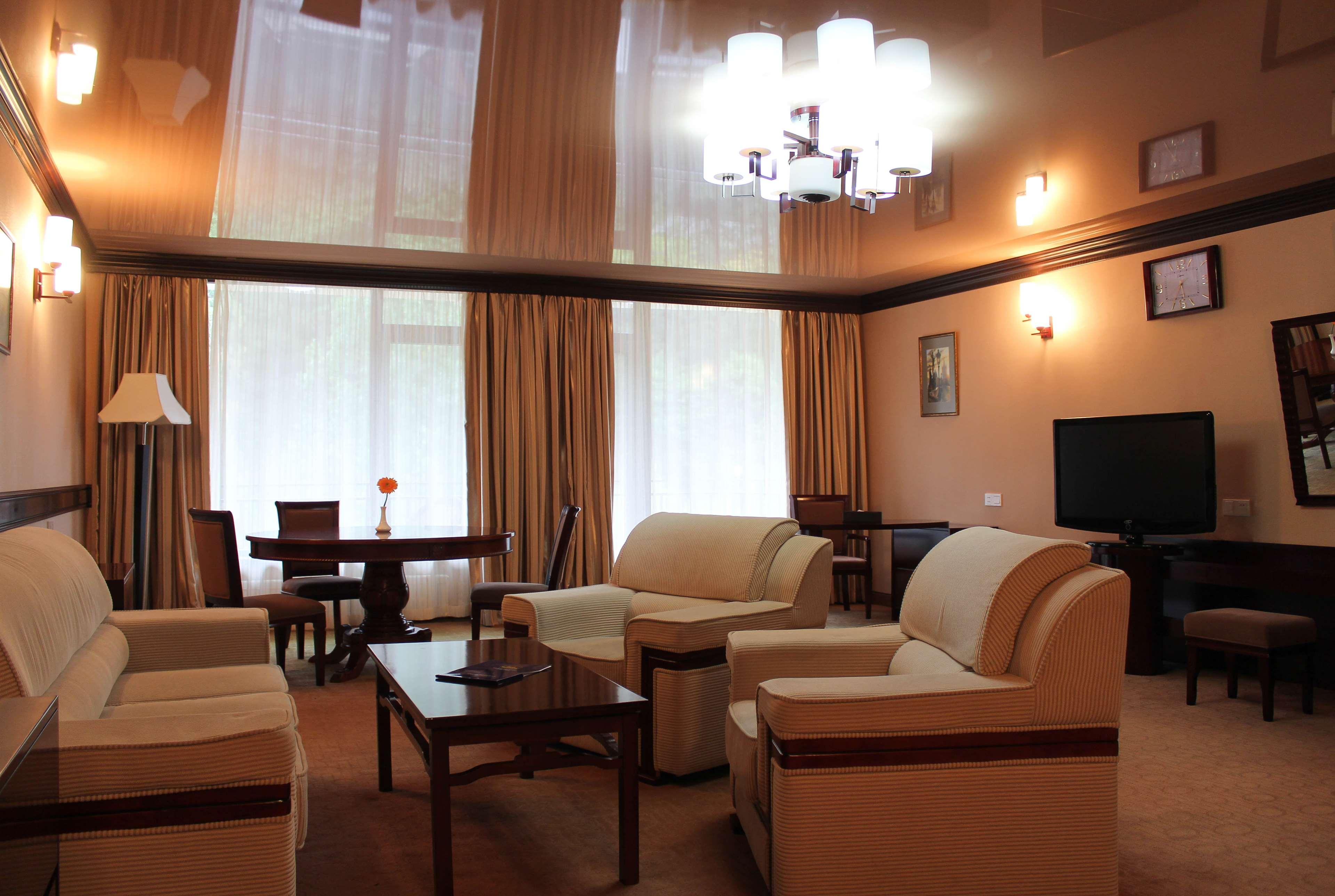 Best Western Plus Paradise Hotel דיליג'אן חדר תמונה